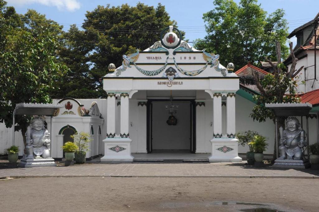 Super Oyo 1046 Omah Pathok Hotel Yogyakarta Ngoại thất bức ảnh