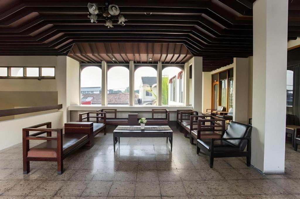 Super Oyo 1046 Omah Pathok Hotel Yogyakarta Ngoại thất bức ảnh